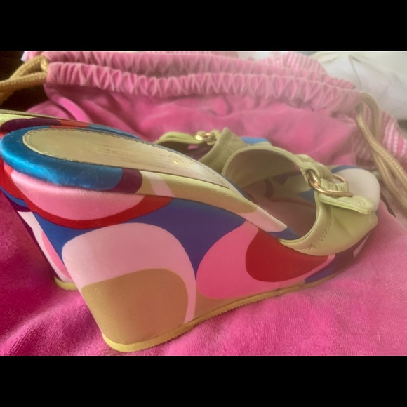 Coach Slide Platforms - Picture 5 of 5